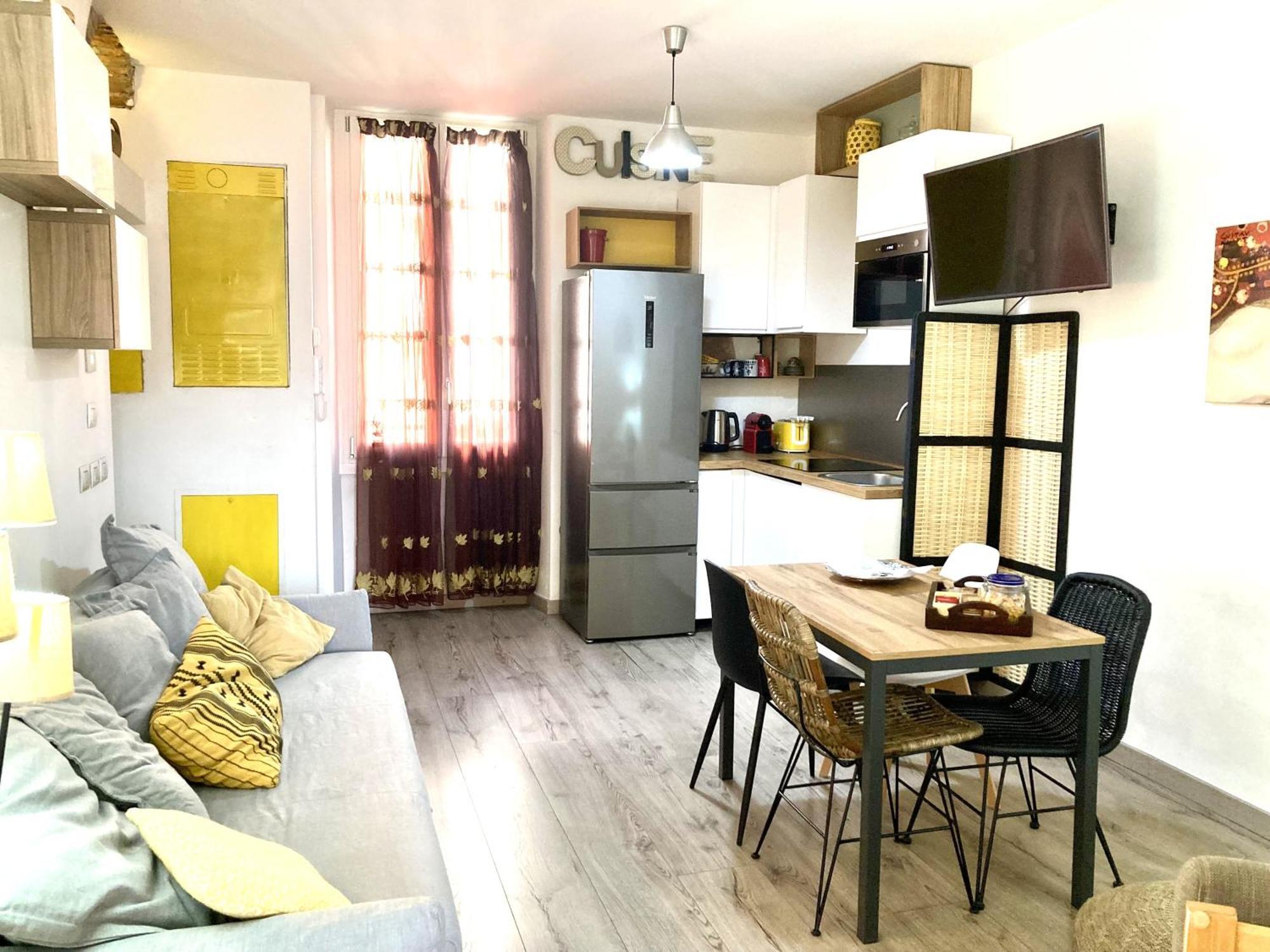I Della Apartment Милано Екстериор снимка